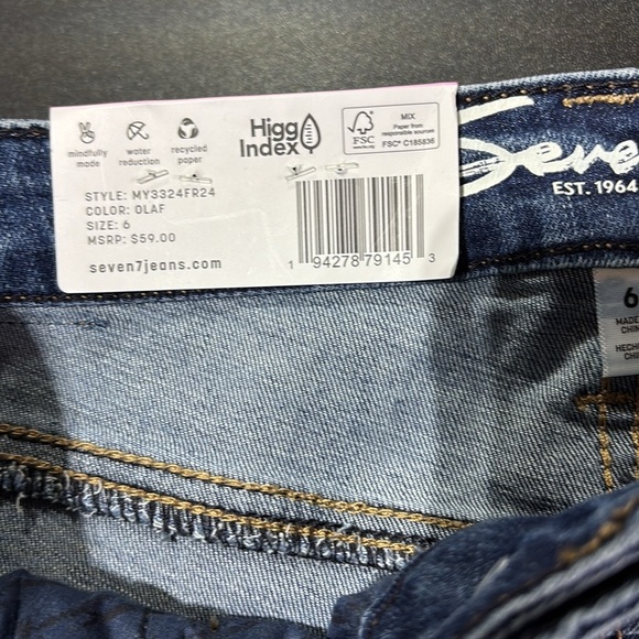 Seven7 Weekend Short, frayed hem,5”inseam,5 pocket,belt loop,zip front,stretch - Picture 7 of 8